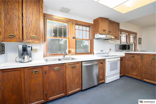 1845 S 48th Street, Lincoln, NE 68506