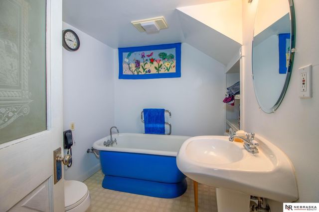 1845 S 48th Street, Lincoln, NE 68506