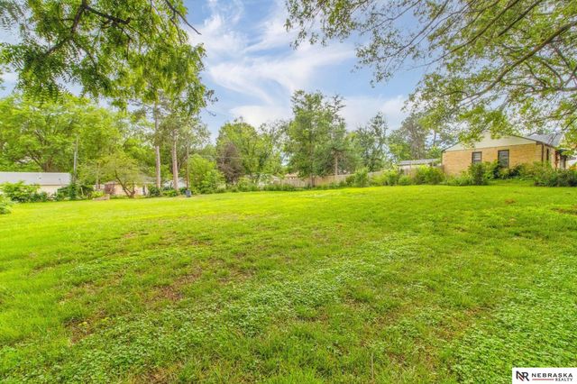 1845 S 48th Street, Lincoln, NE 68506