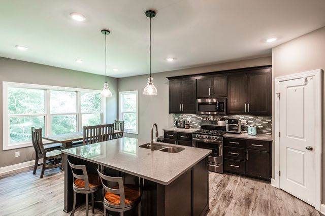 8326 Betts Rd, Greenbrier, TN 37073