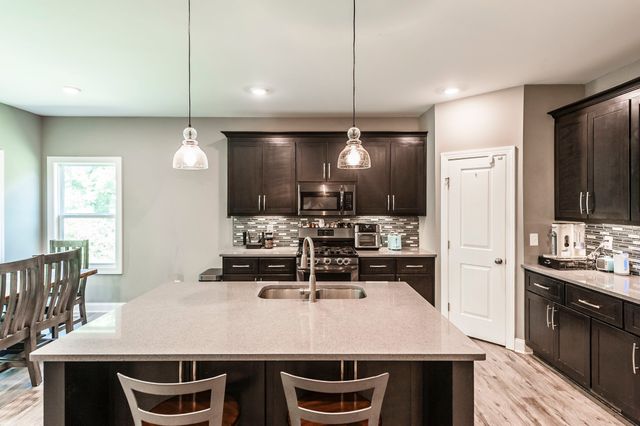8326 Betts Rd, Greenbrier, TN 37073