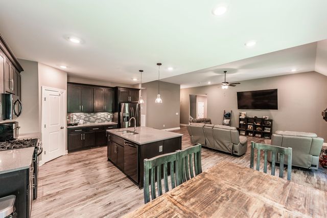 8326 Betts Rd, Greenbrier, TN 37073