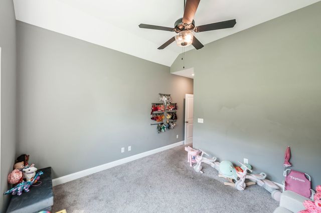 8326 Betts Rd, Greenbrier, TN 37073