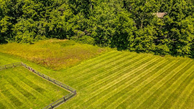 8326 Betts Rd, Greenbrier, TN 37073