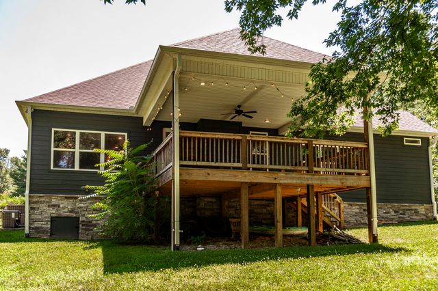 8326 Betts Rd, Greenbrier, TN 37073