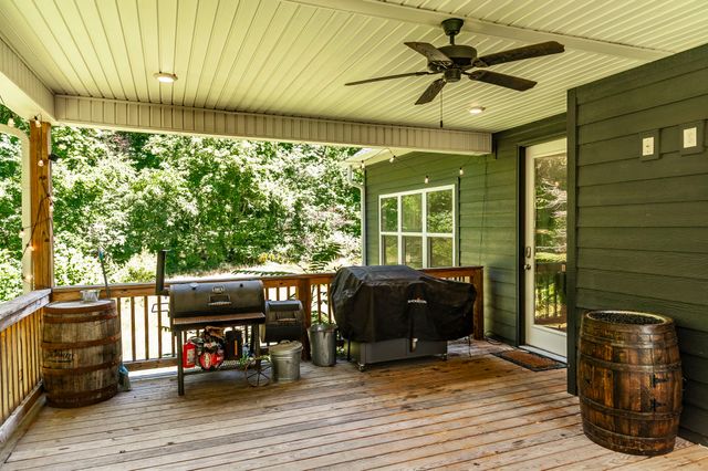 8326 Betts Rd, Greenbrier, TN 37073