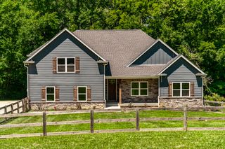8326 Betts Rd, Greenbrier, TN 37073