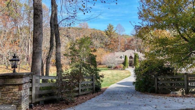 1949 Big Pine Drive, Hiawassee, GA 30546