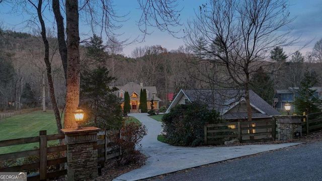 1949 Big Pine Drive, Hiawassee, GA 30546