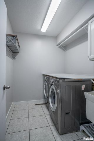 4200 Belmont Road, Bettendorf, IA 52722