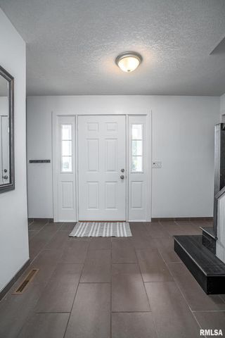 4200 Belmont Road, Bettendorf, IA 52722