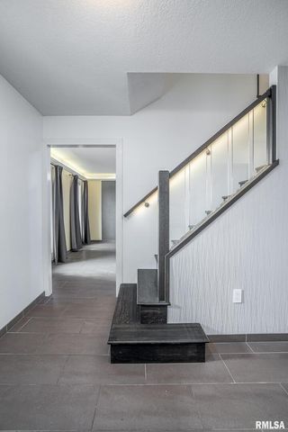 4200 Belmont Road, Bettendorf, IA 52722