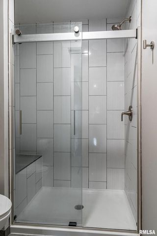 4200 Belmont Road, Bettendorf, IA 52722