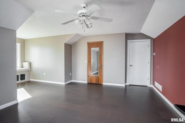 4200 Belmont Road, Bettendorf, IA 52722