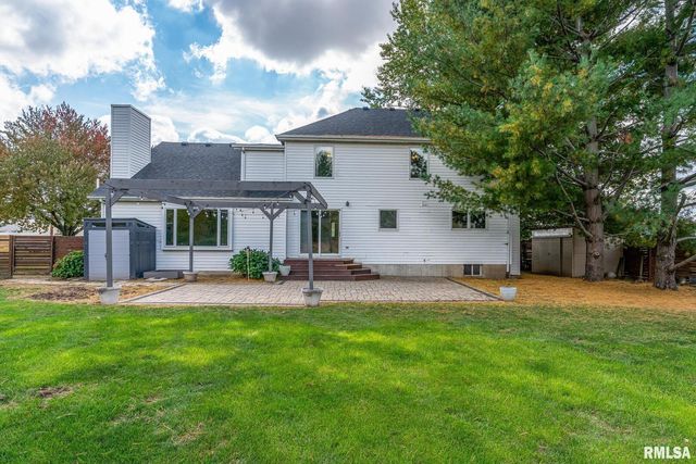 4200 Belmont Road, Bettendorf, IA 52722