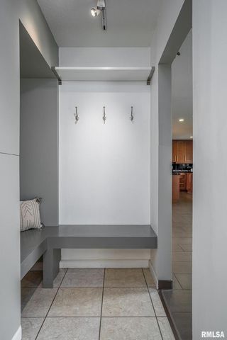 4200 Belmont Road, Bettendorf, IA 52722