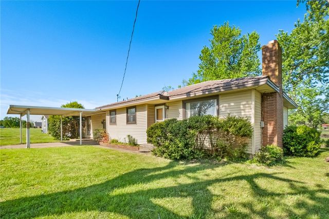 2204 Lincoln Street, Siloam Springs, AR 72761