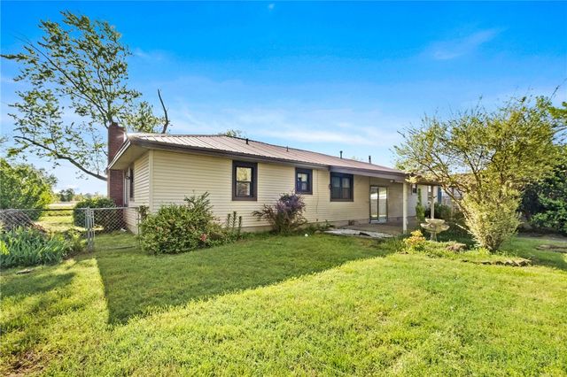 2204 Lincoln Street, Siloam Springs, AR 72761