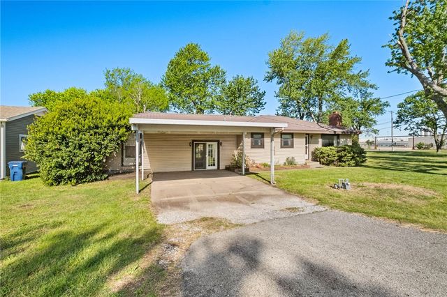 2204 Lincoln Street, Siloam Springs, AR 72761