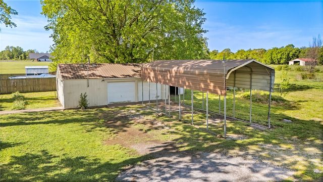 2204 Lincoln Street, Siloam Springs, AR 72761