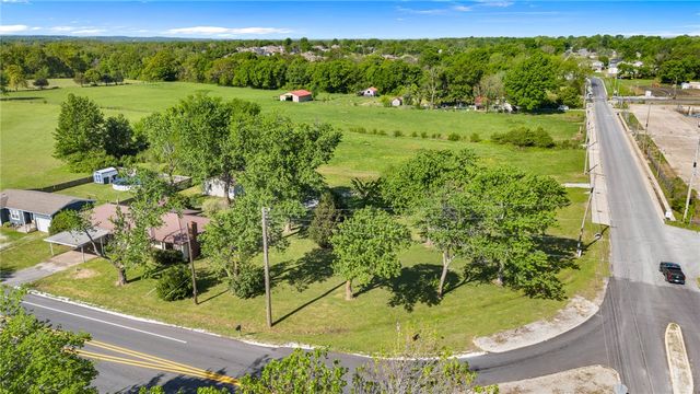 2204 Lincoln Street, Siloam Springs, AR 72761