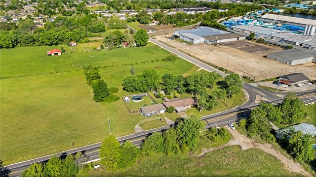 2204 Lincoln Street, Siloam Springs, AR 72761