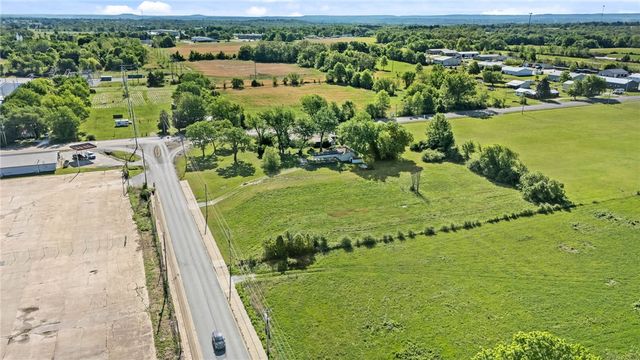 2204 Lincoln Street, Siloam Springs, AR 72761