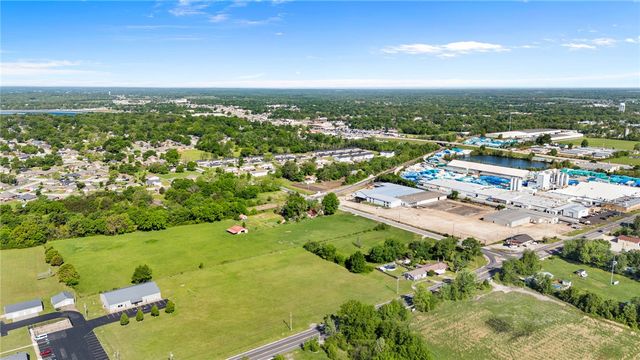 2204 Lincoln Street, Siloam Springs, AR 72761