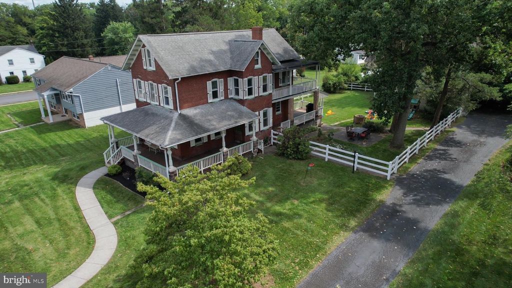 862 WALNUT ST, ROYERSFORD, PA 19468 — exterior