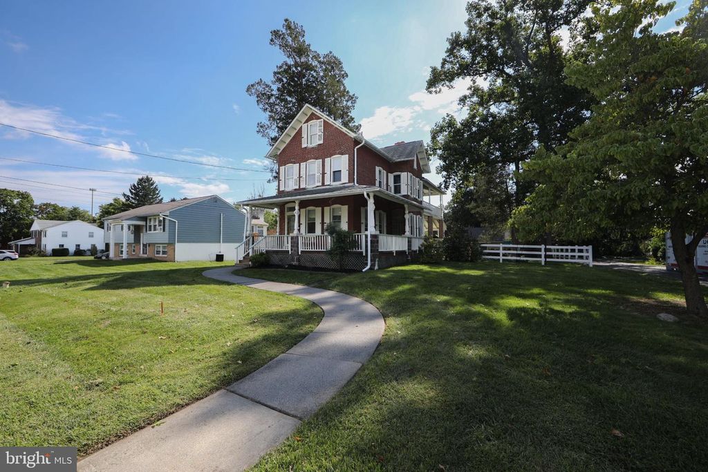 862 WALNUT ST, ROYERSFORD, PA 19468 — photo 4