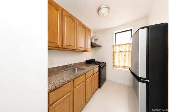 9104 3rd Avenue, Brooklyn, NY 11209