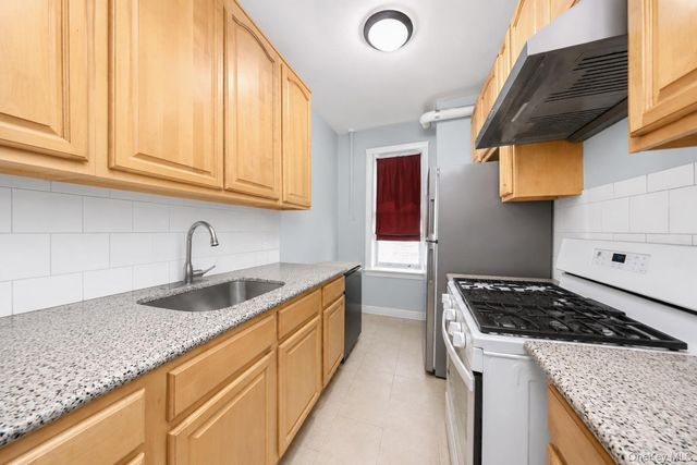 9104 3rd Avenue, Brooklyn, NY 11209