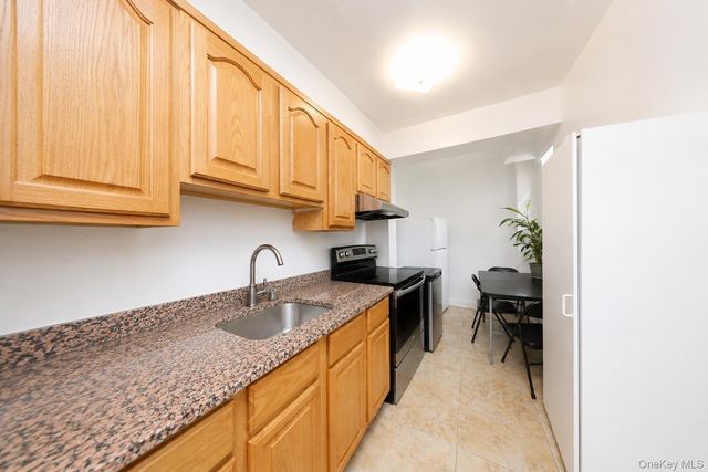 9104 3rd Avenue, Brooklyn, NY 11209