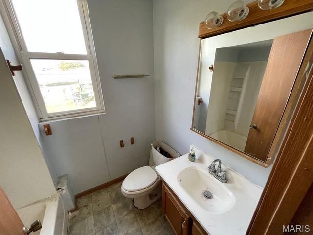 525 Gueltig Avenue, Edwardsville, IL 62025