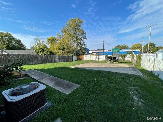 525 Gueltig Avenue, Edwardsville, IL 62025