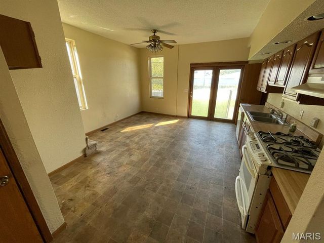 525 Gueltig Avenue, Edwardsville, IL 62025