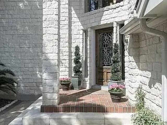 5607 Courtyard DR, Austin, TX 78731