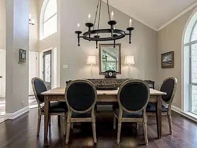 5607 Courtyard DR, Austin, TX 78731