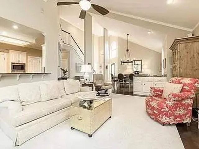 5607 Courtyard DR, Austin, TX 78731