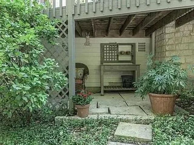 5607 Courtyard DR, Austin, TX 78731