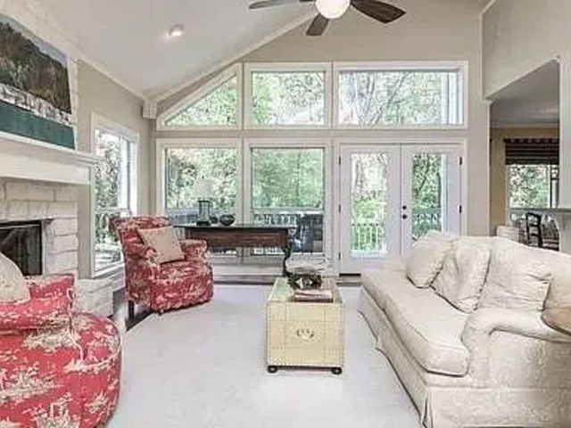 5607 Courtyard DR, Austin, TX 78731