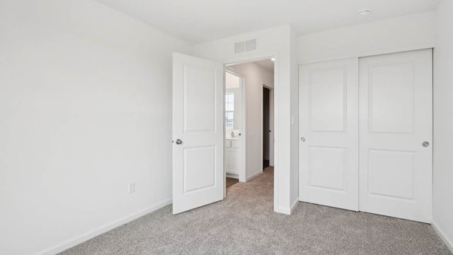 2476 Barbera Drive, Oswego, IL 60543