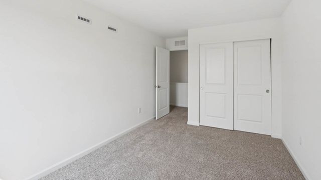 2476 Barbera Drive, Oswego, IL 60543