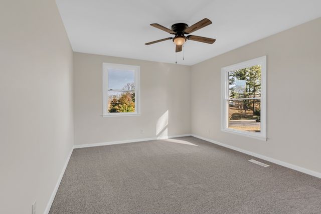 305 S Pawnee Dr, Springfield, TN 37172