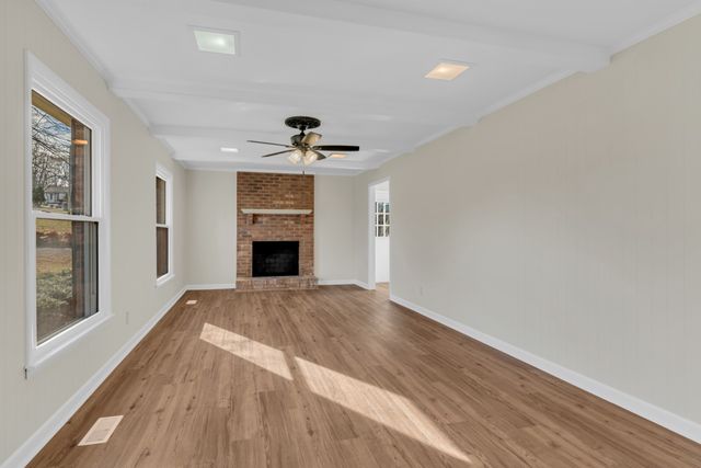 305 S Pawnee Dr, Springfield, TN 37172