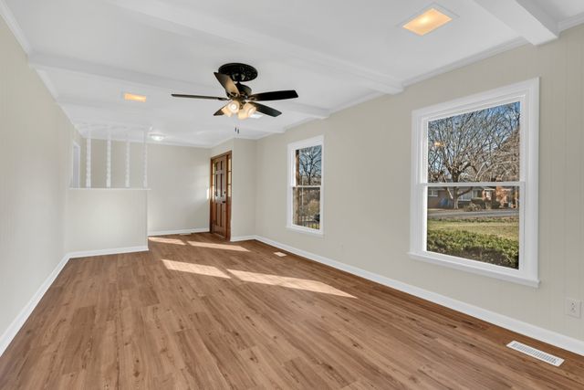 305 S Pawnee Dr, Springfield, TN 37172