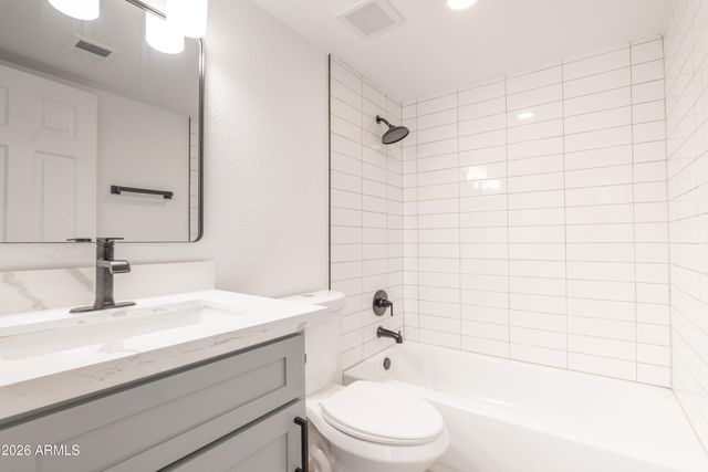 6924 W BEATRICE Street, Phoenix, AZ 85043