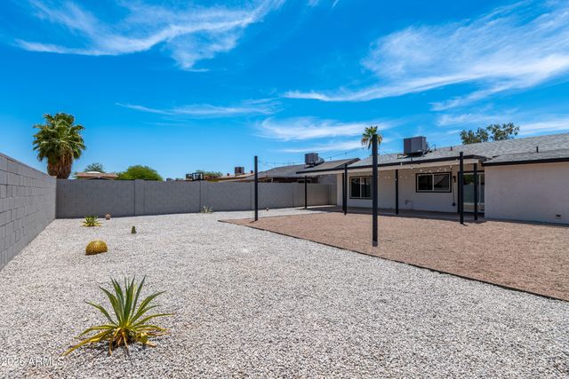 6924 W BEATRICE Street, Phoenix, AZ 85043