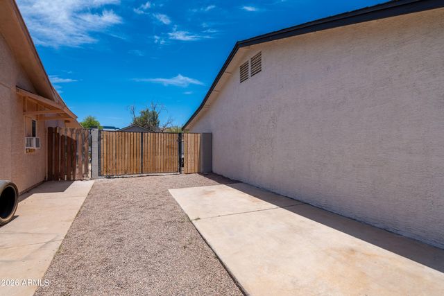 6924 W BEATRICE Street, Phoenix, AZ 85043