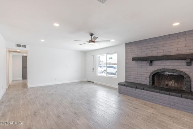 6924 W BEATRICE Street, Phoenix, AZ 85043